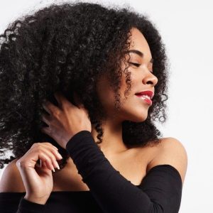 MASTER CLASS ONLINE TRICOLOGÍA Y TERAPIA CAPILAR EN CABELLOS RIZADOS Y AFROS